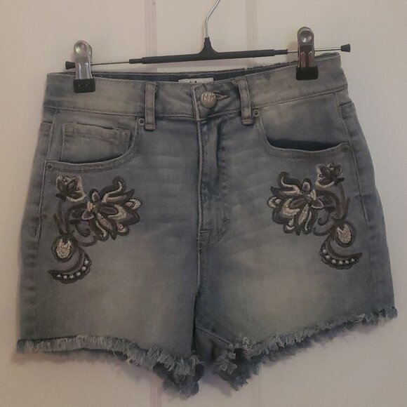 Embroidered denim shorts - Picture 1 of 6
